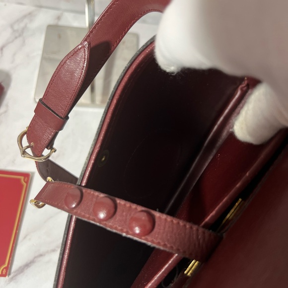 GUC Cartier Must de Cartier Crossbody - Picture 8 of 10